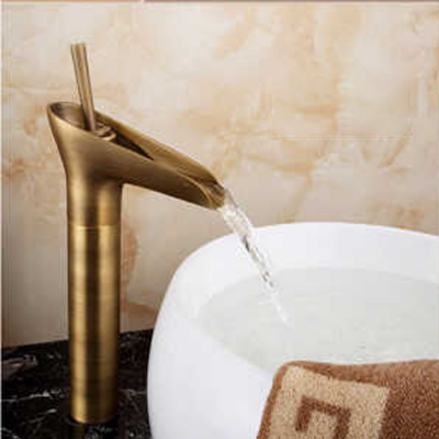 Vòi lavabo bằng đồng tại Huế